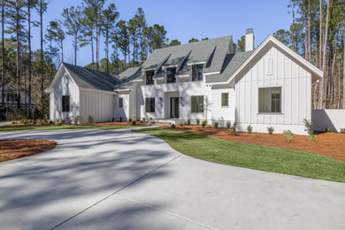 Example of an exterior home design in Atlanta
