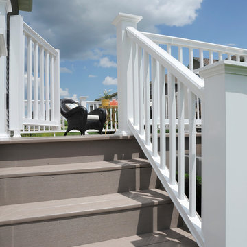 AZEK Deck Arbor Collection® Silver Oak. Trademark Rail in White with Composite B