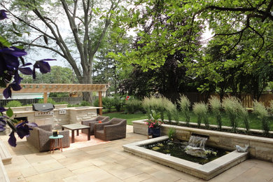Inspiration for a timeless patio remodel in Chicago