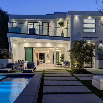 Beautiful Contemporary Home With Solar Panels