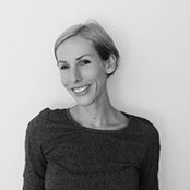 Emma Schoombee's photo
