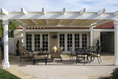 Inspiration for a transitional patio remodel in Orange County