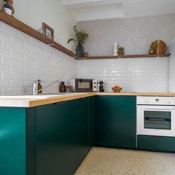 Cuisine verte sapin et blanche