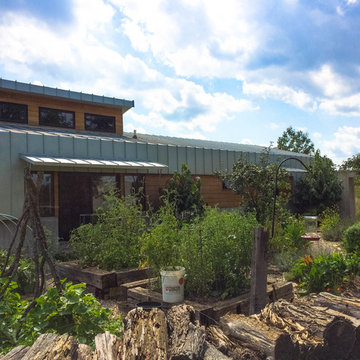 Detached Garage, Studio, and Workshop