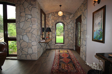 Entryway photo in Los Angeles