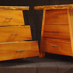 Dos Tansus End Tables - Nightstands And Bedside Tables