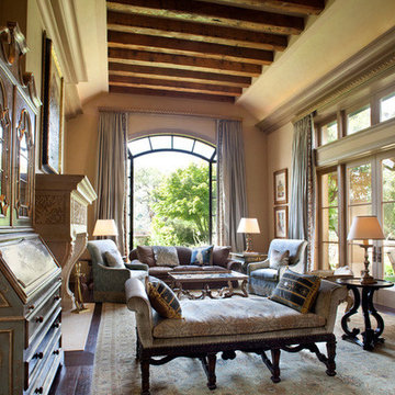 Old Hewlett Estate: Living Room
