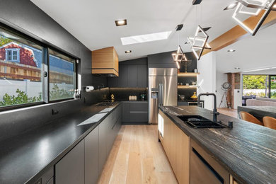 Kitchen photo in Seattle