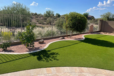 Design ideas for a traditional landscaping in Phoenix.