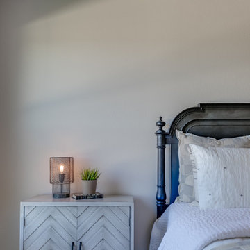 Columbia 2530 I Rustic Bronze 2 (2020 Festival Of Homes)