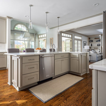Level Island Opens Kitchen