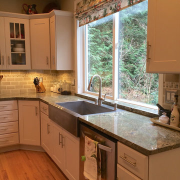 Bainbridge Island Battlepoint Kitchen- Showplace Cabinetry- RENEW (Refacing)