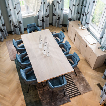 Queen Home Dining Room