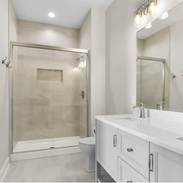 Lakefront Transitional - Bennington, NE