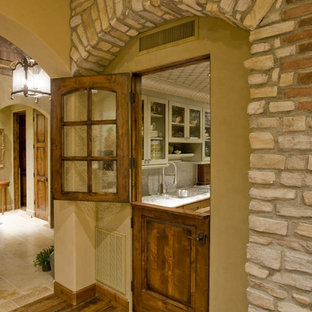 フェニックスのダッチドア地中海スタイルのおしゃれな玄関の写真