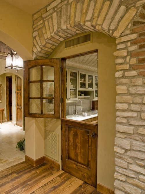 Mediterraner Eingang mit Klöntür Ideen, Design & Bilder | Houzz