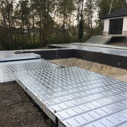 Multi-level Paverdeck Pool - Landscaping Stones And Pavers