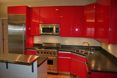 Inspiration for a modern kitchen remodel in Chicago