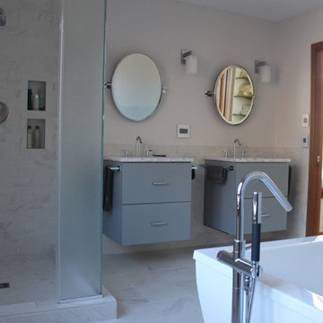 Soothing & Contemporary Master Bath