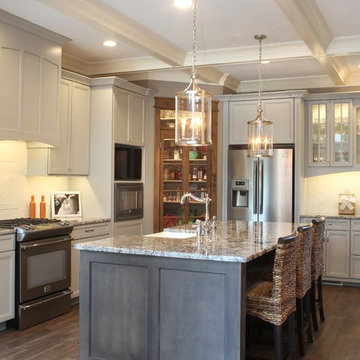 Oak Hollow Transitional Kitchen