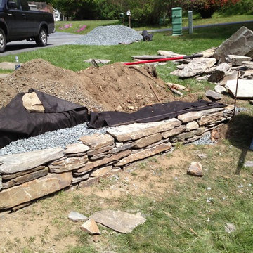 Small Stone Wall w/ Walkway