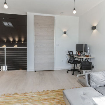 Evern 7" | Silvan Resilient Hardwood Collection Contemporary Customer Space | ME