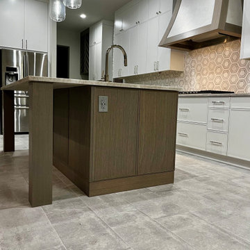 Modern Kitchen Remodel Done in a Subtle Two-Tone Color