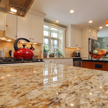 Transitional Farmhouse Kitchen