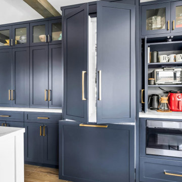 Stunning White&Navy Kitchen