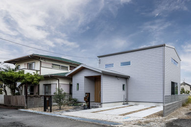 This is an example of a modern exterior in Kobe.