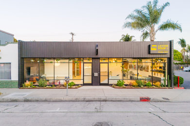 Inspiration for an eclectic exterior home remodel in Los Angeles