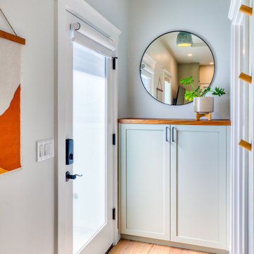 Backyard Cottage Studio in Queen Anne
