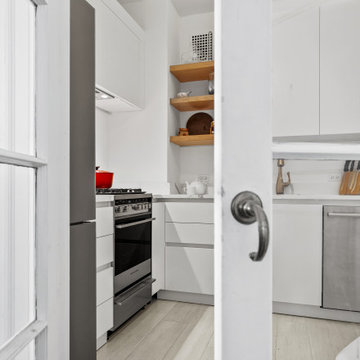 A Compact, Elegant Chicago Kitchen