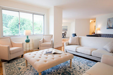 Living room photo in DC Metro