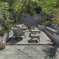 Ideas for a small concrete garden | Houzz UK