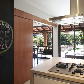 Contemporary Modern Interior Design: Nature-Inspired Kitchen with Garden View an