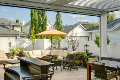 Example of an exterior home design in Calgary