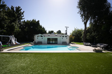 Country home design photo in Los Angeles