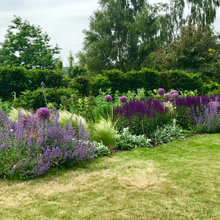 Lodge Garden