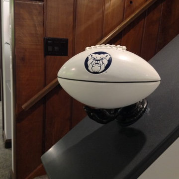 Decorative touches - Fun Hand Holds Sports themed Balls