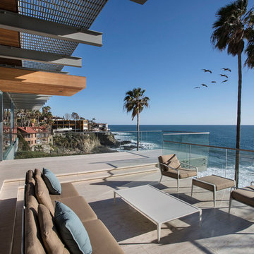 decLaguna Beach Oceanfront Contemporary