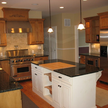 Randolph NJ Traditional Kitchen Maple Stained and Glazed - Granite