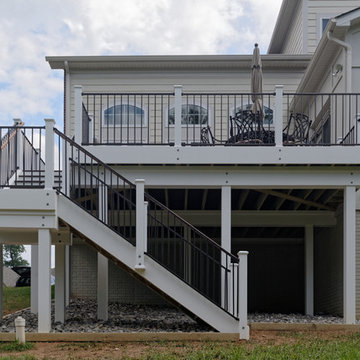 Transitional TimberTech Deck with White and Black Contrast Railing