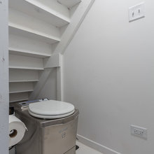 Toilet for studio no plumbing