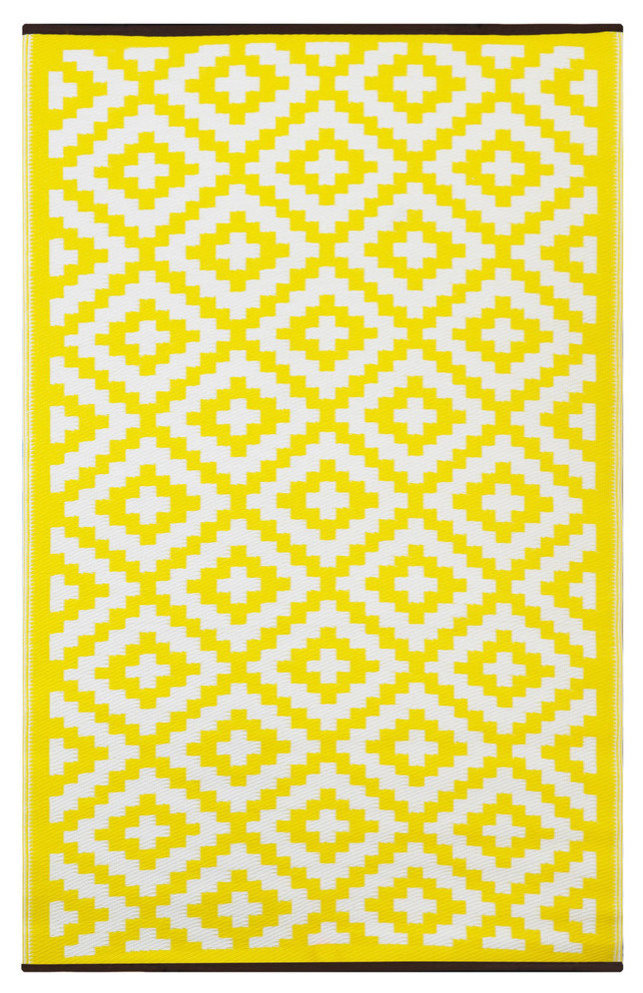 Lightweight Indoor/Outdoor Reversible Plastic Rug Nirvana, Yellow/White, 4'x6'