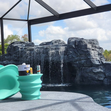 Winter Garden pool with Grotto and Bar
