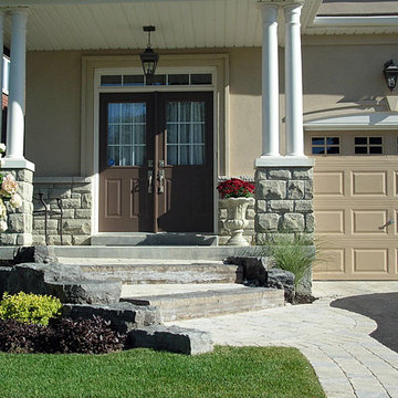 Stouffville: Inviting Entrance