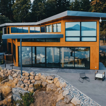 White Salmon Bluff Home