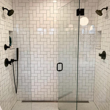 Black & White Bathrooms