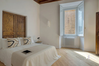 Esempio di una camera da letto design